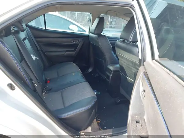 5YFBURHE6JP827476 2018 TOYOTA COROLLA - Image 8