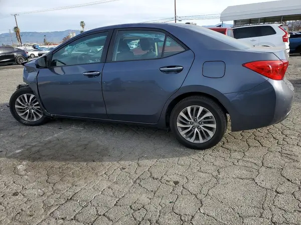 5YFBURHE6JP828076 2018 TOYOTA COROLLA - Image 2