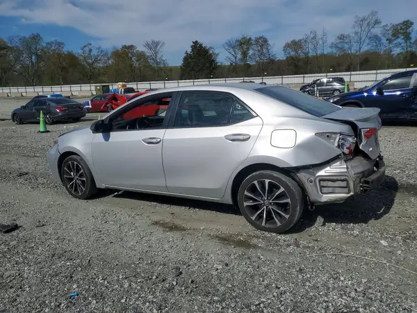 5YFBURHE6JP828241 2018 TOYOTA COROLLA - Image 2