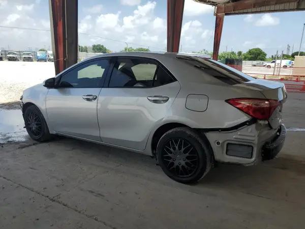 5YFBURHE6JP828790 2018 TOYOTA COROLLA - Image 2
