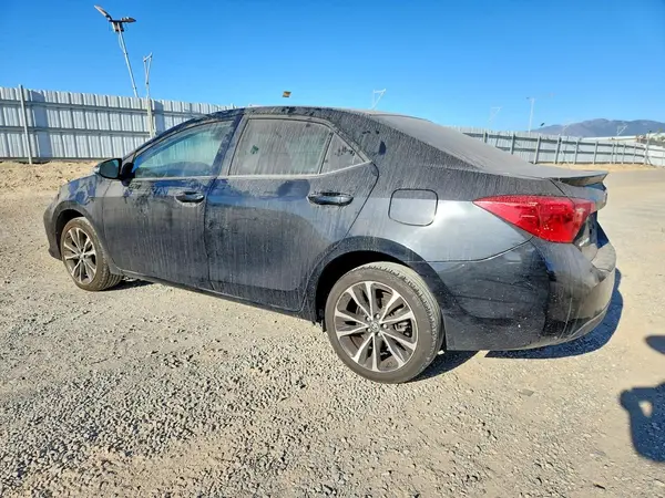 5YFBURHE6JP829194 2018 TOYOTA COROLLA - Image 2