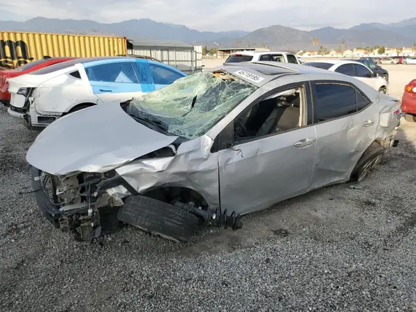 5YFBURHE6JP833570 2018 TOYOTA COROLLA - Image 1