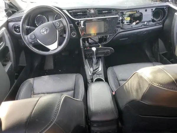 5YFBURHE6JP833570 2018 TOYOTA COROLLA - Image 8