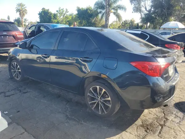 5YFBURHE6JP833763 2018 TOYOTA COROLLA - Image 2