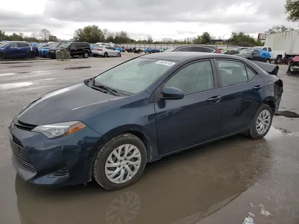 5YFBURHE6JP833942 2018 TOYOTA COROLLA - Image 1