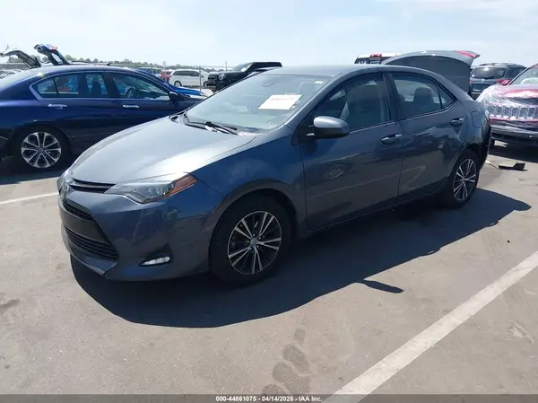 5YFBURHE6JP835299 2018 TOYOTA COROLLA - Image 2