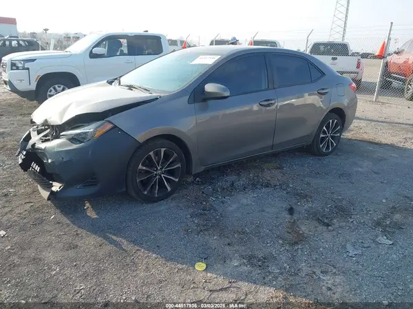 5YFBURHE6JP835920 2018 TOYOTA COROLLA - Image 2
