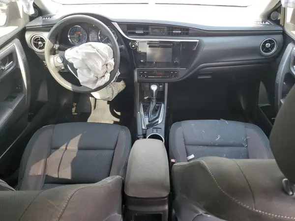 5YFBURHE6JP838509 2018 TOYOTA COROLLA - Image 8