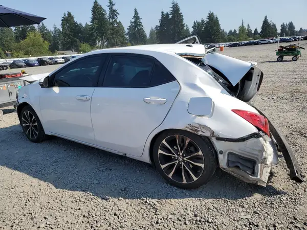 5YFBURHE6JP838963 2018 TOYOTA COROLLA - Image 2
