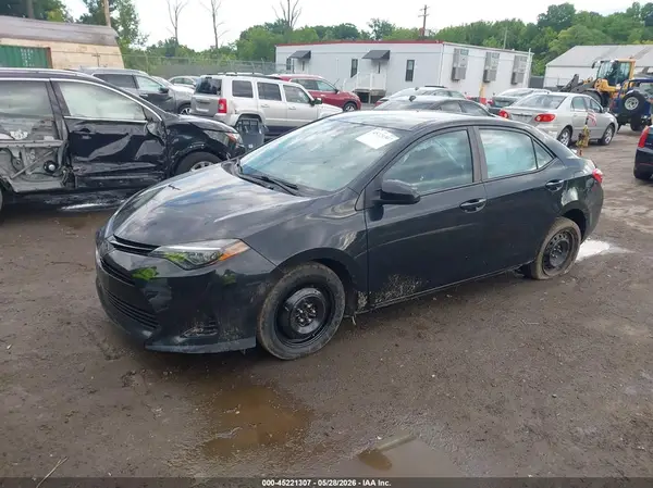 5YFBURHE6JP839143 2018 TOYOTA COROLLA - Image 2
