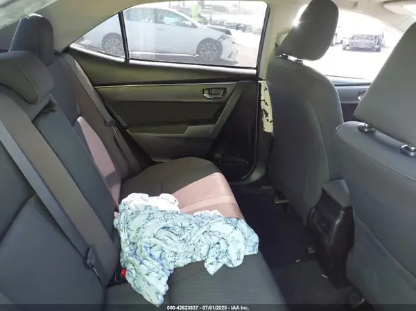 5YFBURHE6JP840115 2018 TOYOTA COROLLA - Image 8