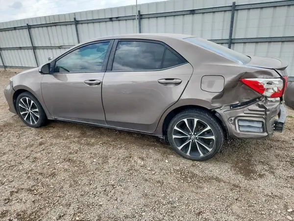 5YFBURHE6JP840258 2018 TOYOTA COROLLA - Image 2