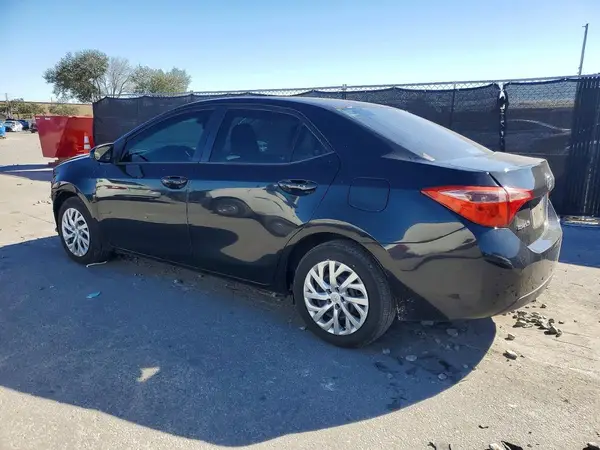 5YFBURHE6JP840289 2018 TOYOTA COROLLA - Image 2