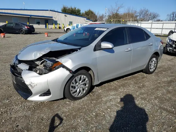5YFBURHE6JP840728 2018 TOYOTA COROLLA - Image 1