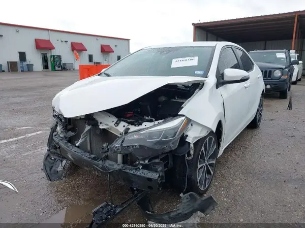 5YFBURHE6JP840941 2018 TOYOTA COROLLA - Image 2