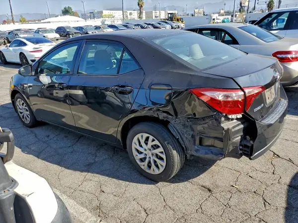 5YFBURHE6JP841183 2018 TOYOTA COROLLA - Image 2