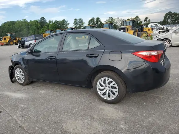 5YFBURHE6JP842897 2018 TOYOTA COROLLA - Image 2