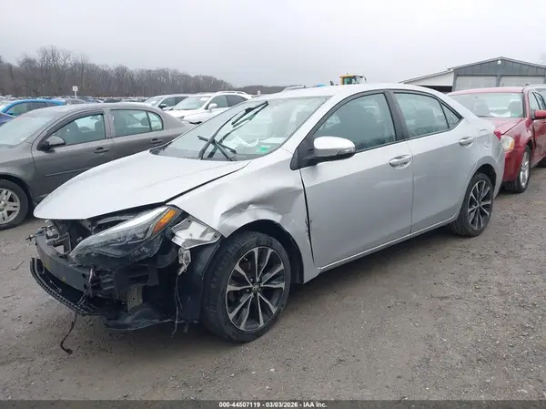 5YFBURHE6JP843130 2018 TOYOTA COROLLA - Image 2