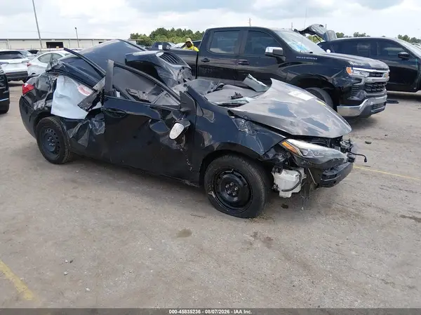5YFBURHE6JP847341 2018 TOYOTA COROLLA - Image 1