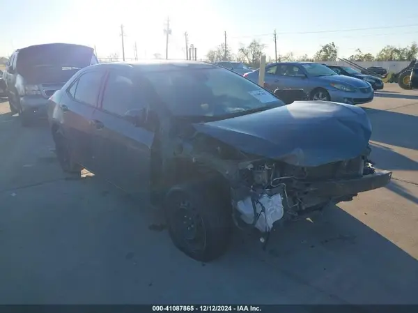 5YFBURHE6JP848019 2018 TOYOTA COROLLA - Image 1