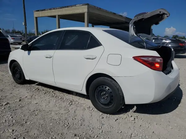 5YFBURHE6JP848148 2018 TOYOTA COROLLA - Image 2