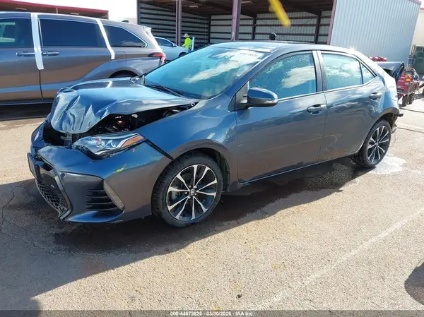 5YFBURHE6JP848554 2018 TOYOTA COROLLA - Image 2