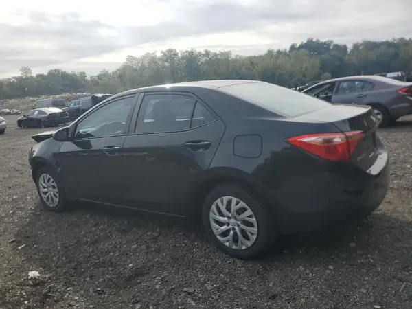 5YFBURHE6JP850045 2018 TOYOTA COROLLA - Image 2