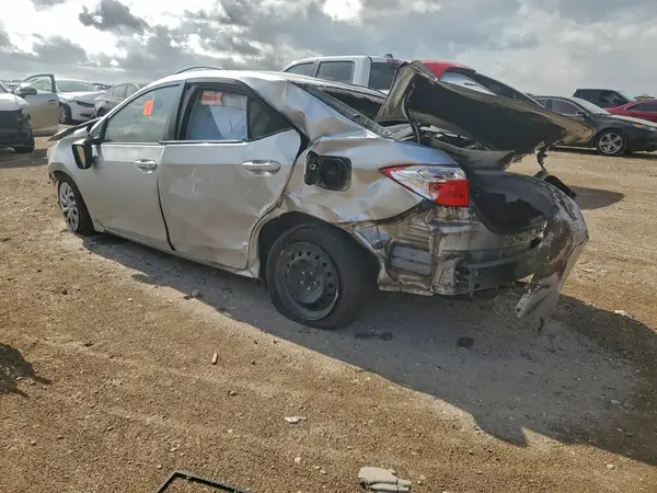 5YFBURHE6JP850952 2018 TOYOTA COROLLA - Image 2