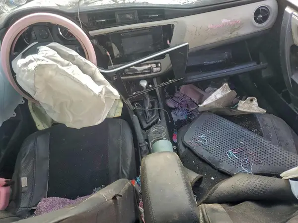 5YFBURHE6JP850952 2018 TOYOTA COROLLA - Image 8