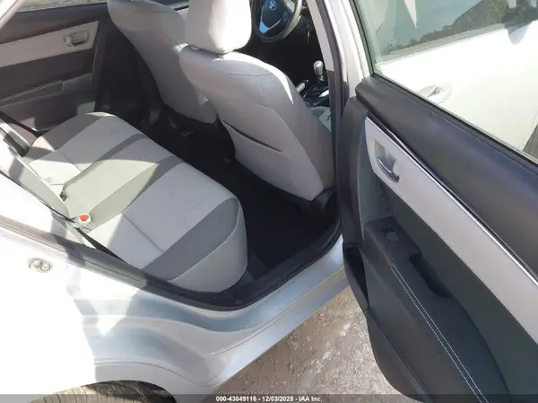 5YFBURHE6JP853351 2018 TOYOTA COROLLA - Image 8