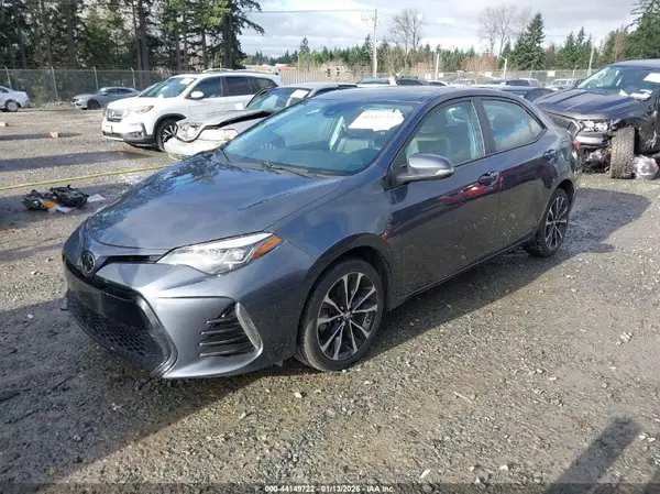 5YFBURHE6JP854564 2018 TOYOTA COROLLA - Image 2