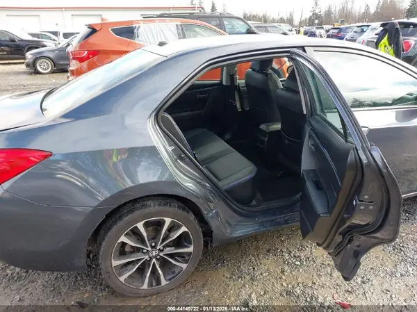 5YFBURHE6JP854564 2018 TOYOTA COROLLA - Image 8