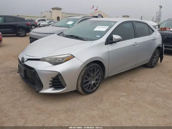 5YFBURHE6JP856007 2018 TOYOTA COROLLA - Image 2