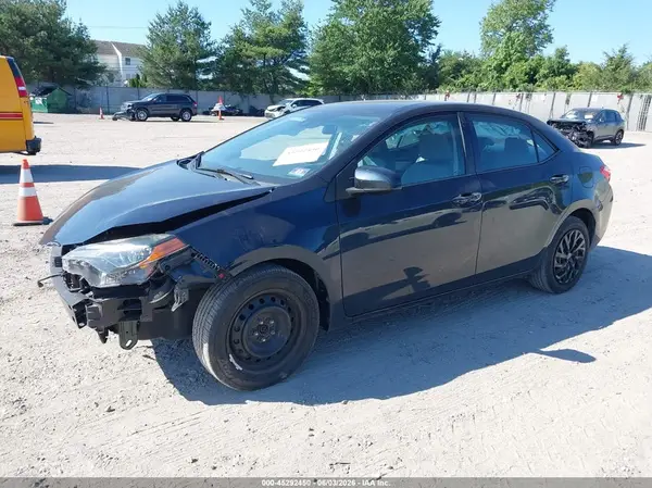 5YFBURHE6KP856381 2019 TOYOTA COROLLA - Image 2