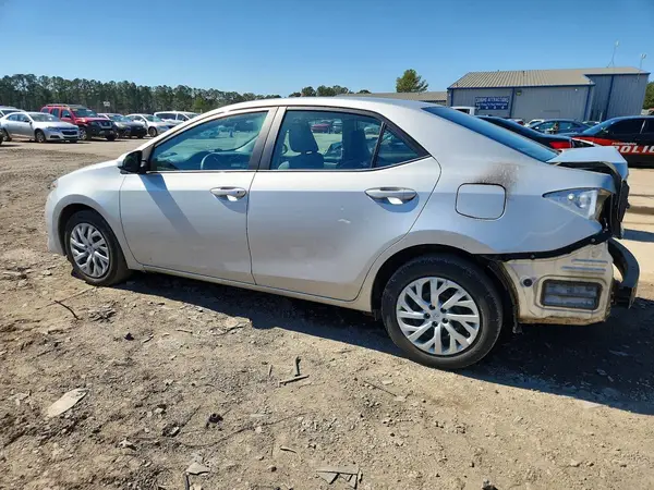 5YFBURHE6KP858616 2019 TOYOTA COROLLA - Image 2