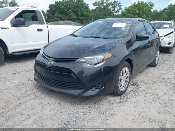 5YFBURHE6KP867882 2019 TOYOTA COROLLA - Image 2