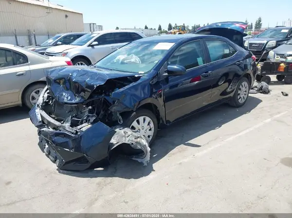 5YFBURHE6KP871155 2019 TOYOTA COROLLA - Image 2