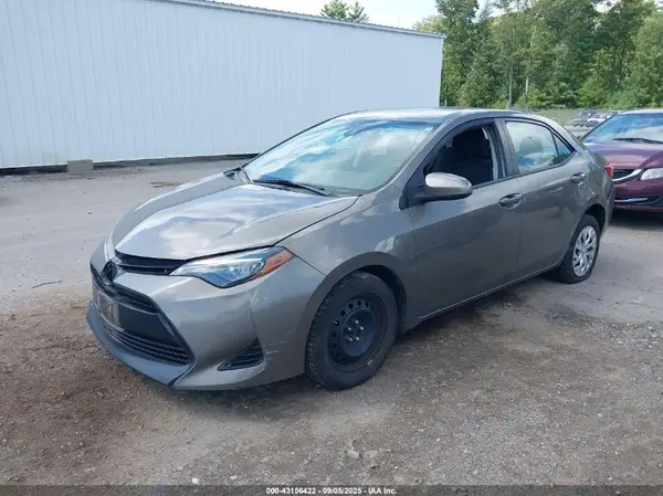 5YFBURHE6KP871687 2019 TOYOTA COROLLA - Image 2