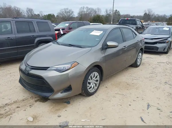 5YFBURHE6KP875576 2019 TOYOTA COROLLA - Image 2