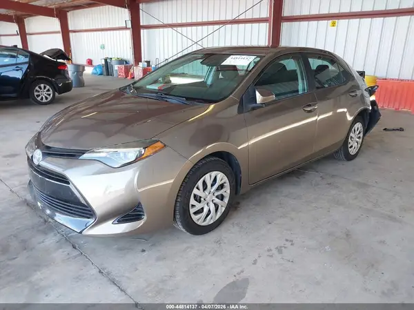 5YFBURHE6KP876016 2019 TOYOTA COROLLA - Image 2