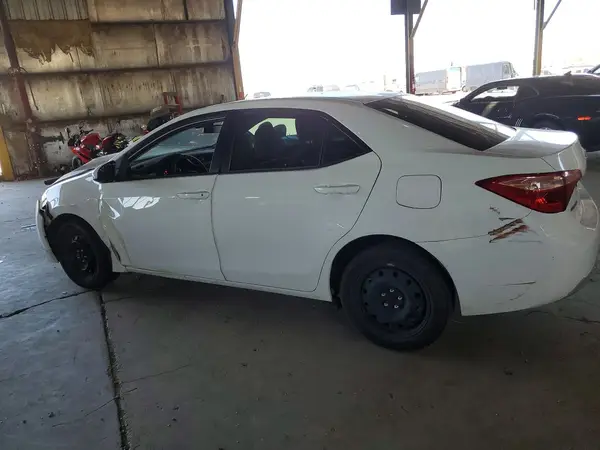 5YFBURHE6KP876467 2019 TOYOTA COROLLA - Image 2