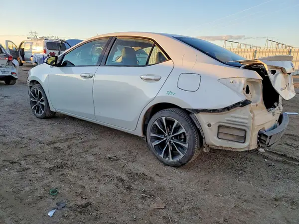 5YFBURHE6KP881975 2019 TOYOTA COROLLA - Image 2
