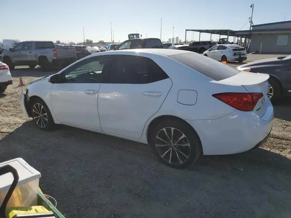 5YFBURHE6KP885637 2019 TOYOTA COROLLA - Image 2