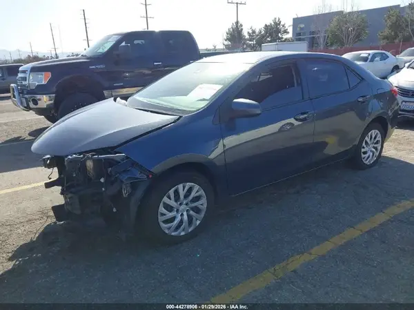 5YFBURHE6KP892796 2019 TOYOTA COROLLA - Image 2