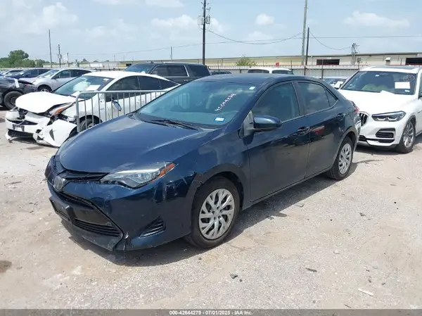 5YFBURHE6KP895147 2019 TOYOTA COROLLA - Image 2