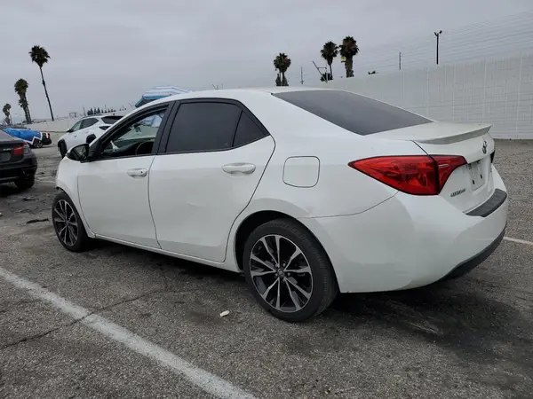5YFBURHE6KP899957 2019 TOYOTA COROLLA - Image 2