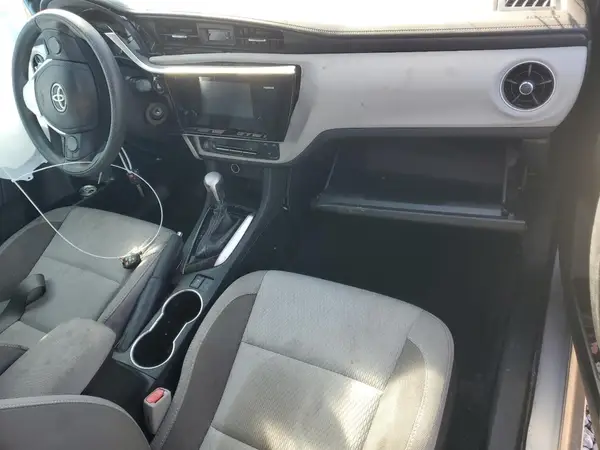 5YFBURHE6KP909984 2019 TOYOTA COROLLA - Image 8