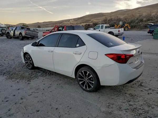 5YFBURHE6KP916577 2019 TOYOTA COROLLA - Image 2