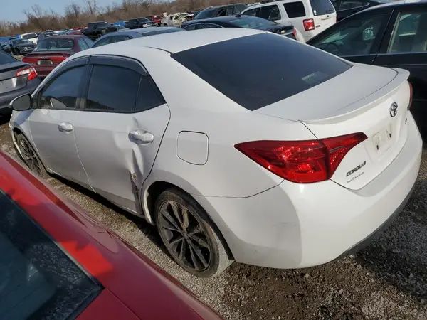 5YFBURHE6KP916644 2019 TOYOTA COROLLA - Image 2