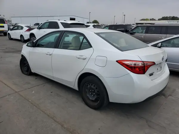 5YFBURHE6KP916868 2019 TOYOTA COROLLA - Image 2